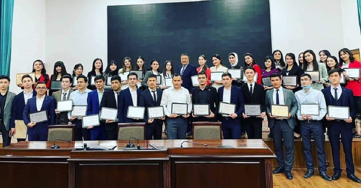 Institutda “Rektor va yoshlar” uchrashuvi o‘tkazildi