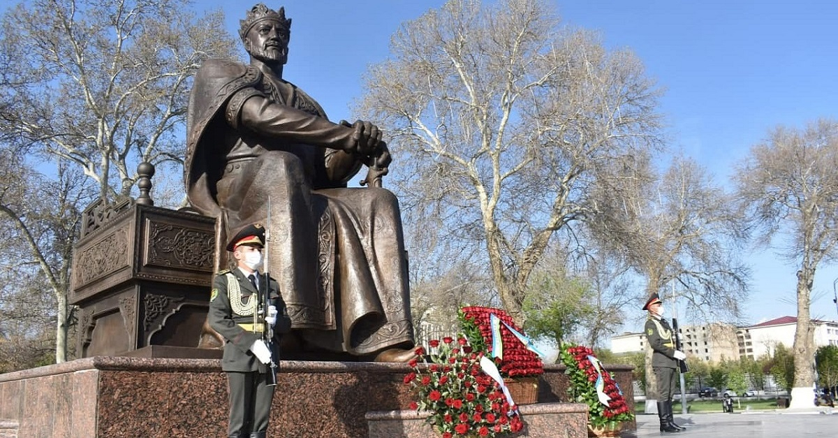 Wreath-laying ceremony at Amir Timur's monument was in Samarkand