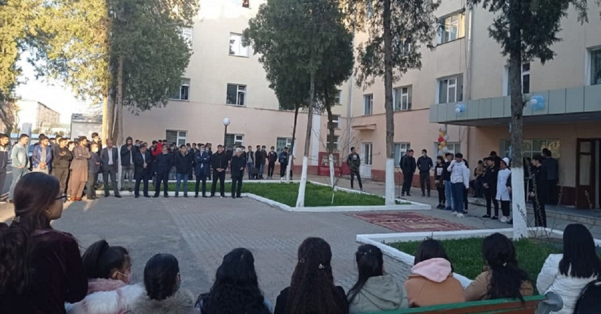 A concert was held in the institute's dormitory