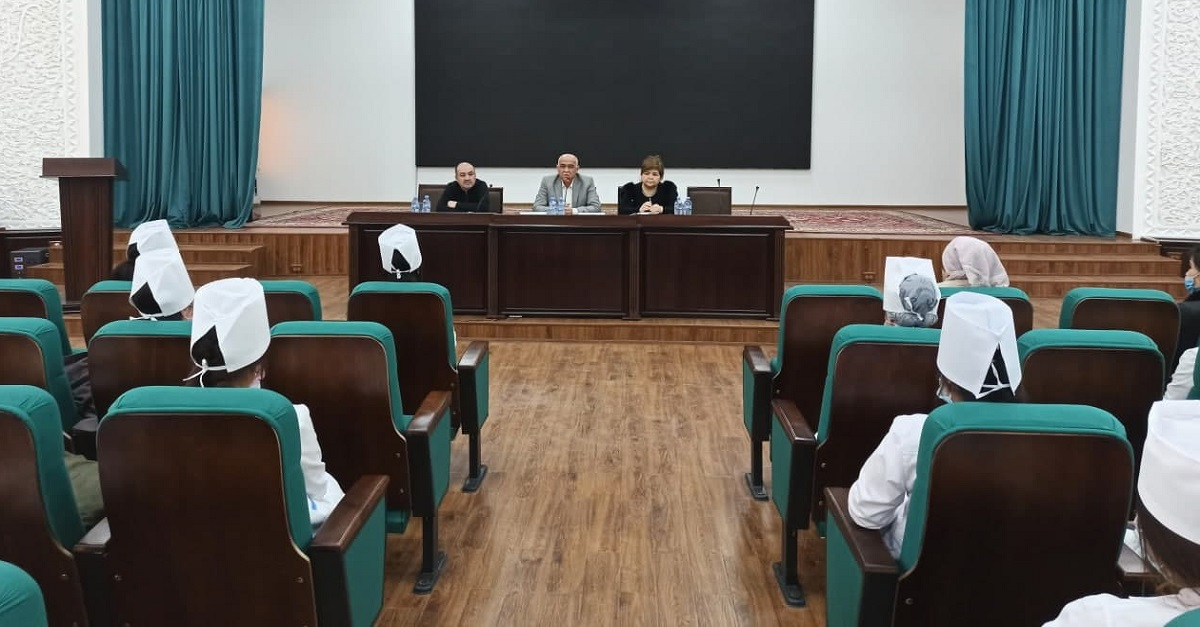 Meeting with students of faculty of medical prevention and medical biology