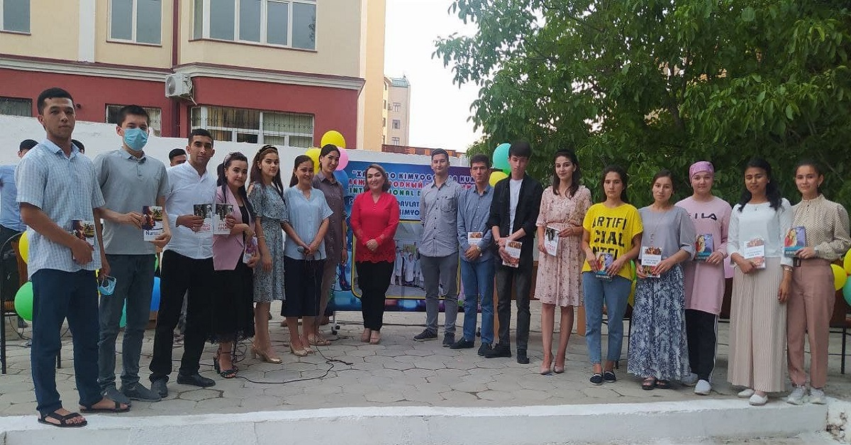 Institute celebrates “Chemists' Day”