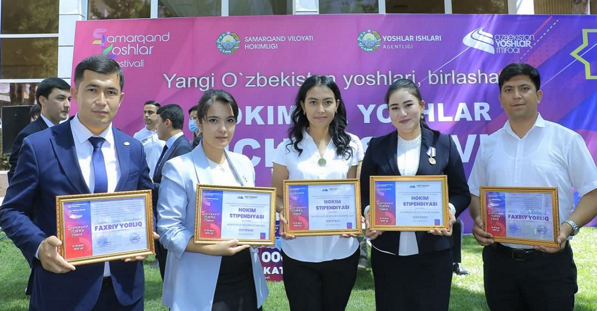 SamSMI students awarded scholarships and grants of khokim (head) of Samarkand region