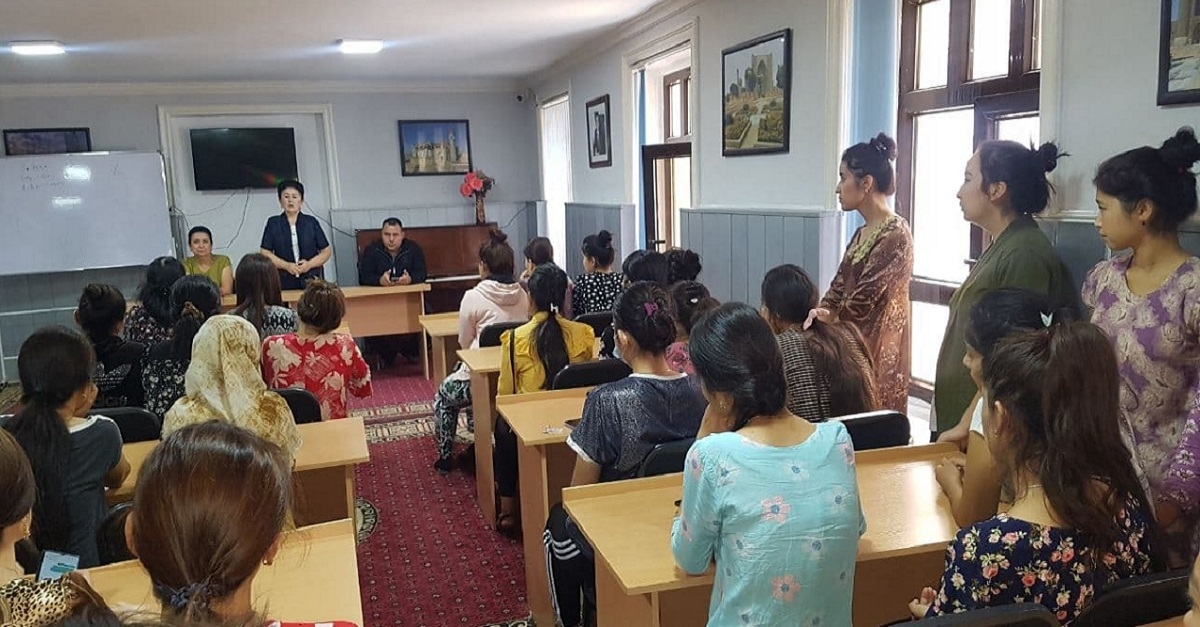 The Women's Advisory Council of Samarkand State Medical Institute got acquainted with the life of girls in the student dormitory