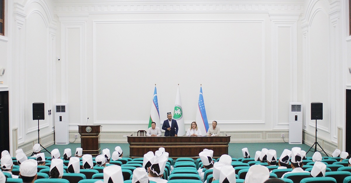 Meeting with students on religious freedom