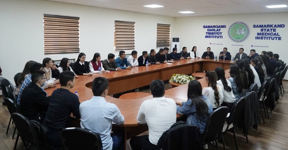 Rector meets youth activists