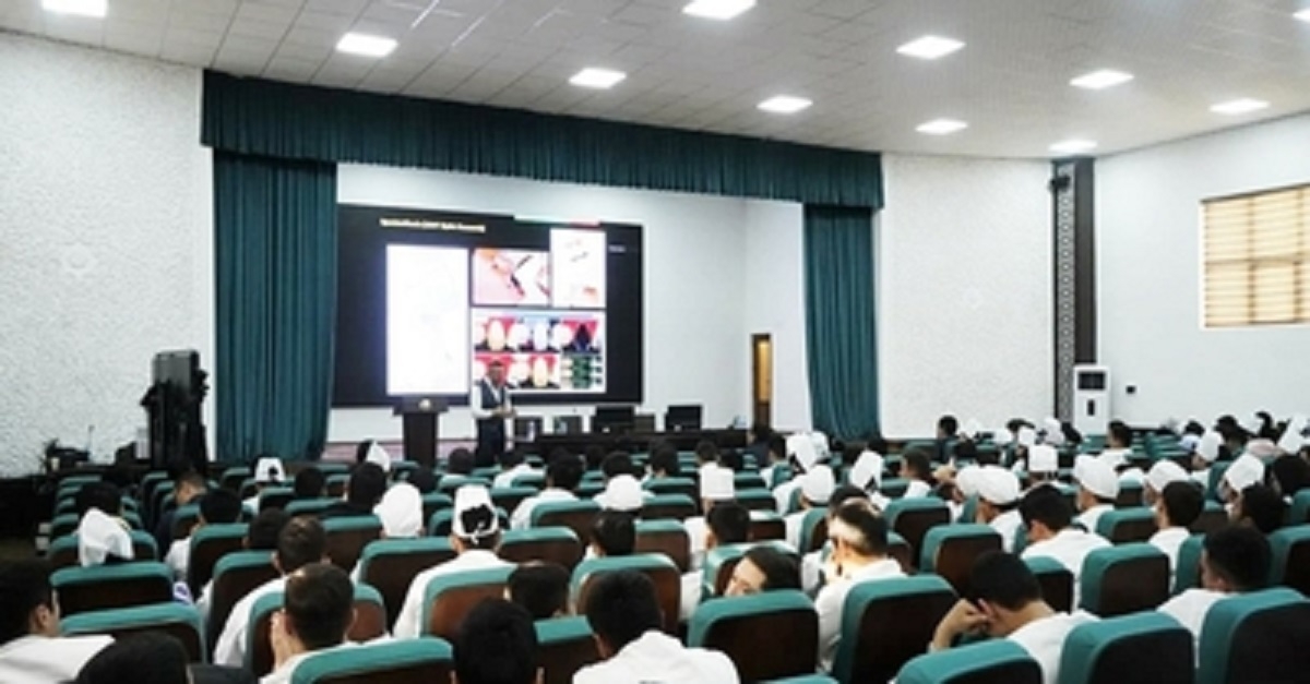 Samarkand State Medical Institute hosts a course of Russian professor on eliminating dental discolouration