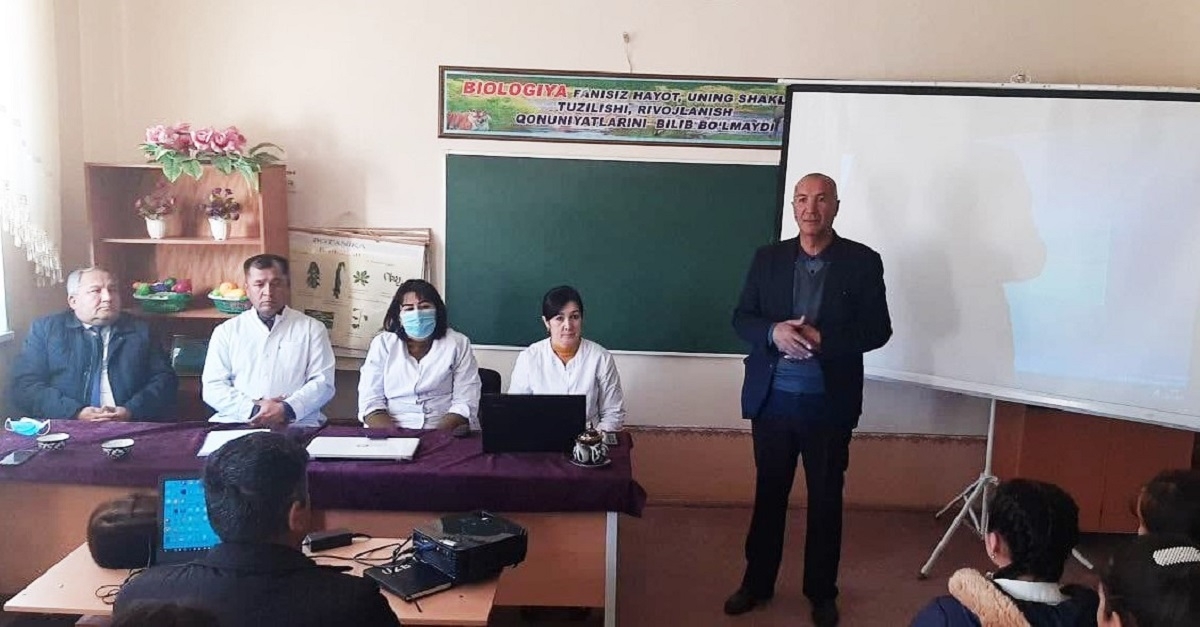 ​Institut vakillari Urgut tuman XTBga qarashli 7-umumiy o'rta taʼlim maktabida davra suhbati oʻtkazdilar