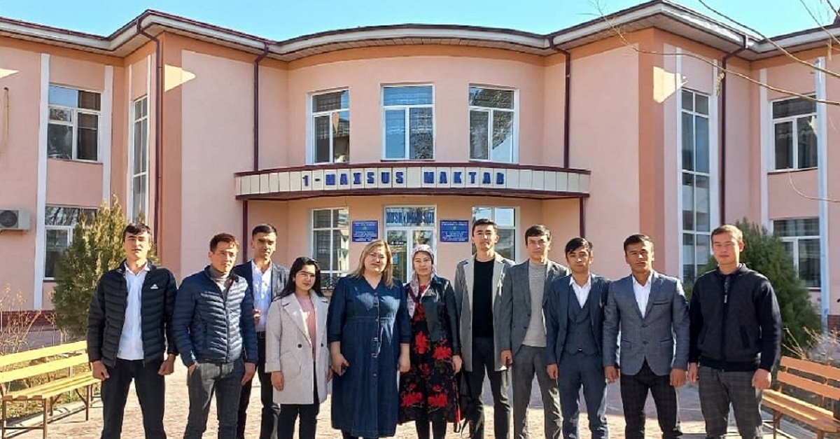 Institut vakillari maxsus maktab-internatda uchrashuv o‘tkazdilar