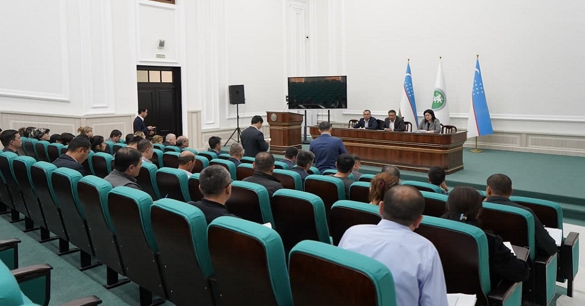 ​Institut tyutorlarini faoliyati muhokama qilindi