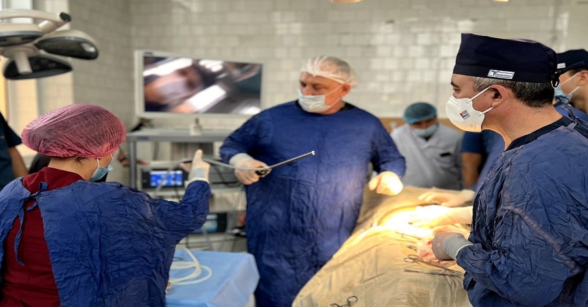 Clinic  st one conducts master classes on bariatric surgeries