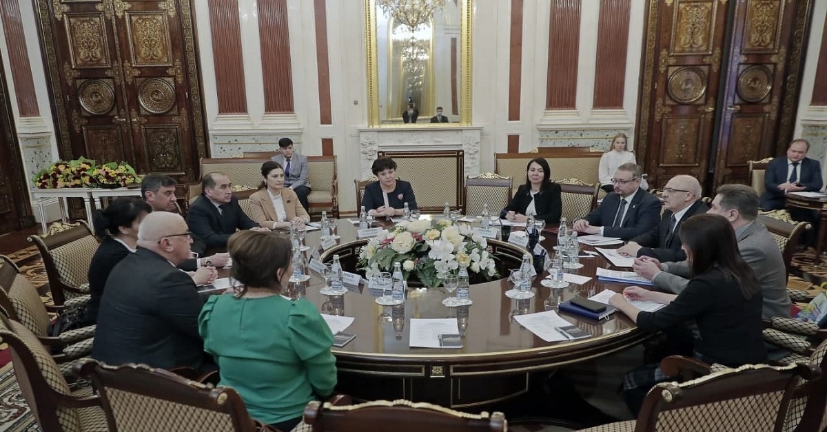 A delegation from the Samarkand State Medical Institute visits the Mariinsky Palace