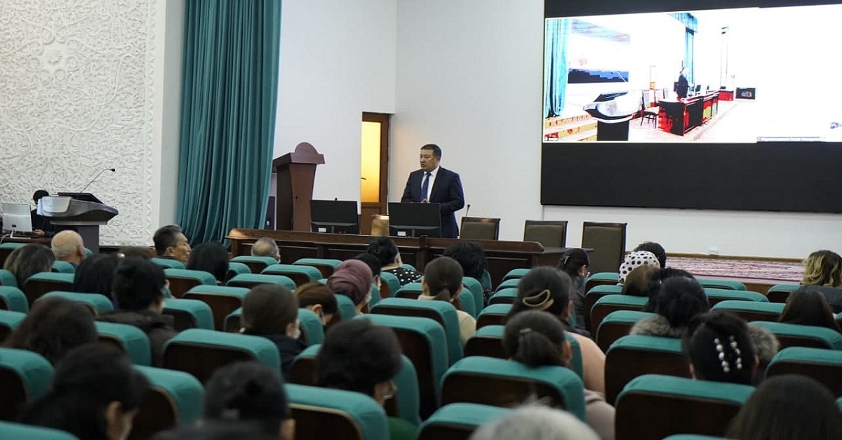 Samarkand State Medical Institute hosted a meeting on the implementation of Presidential decrees “On additional measures to ensure academic and organizational and administrative independence of state higher education institutions”