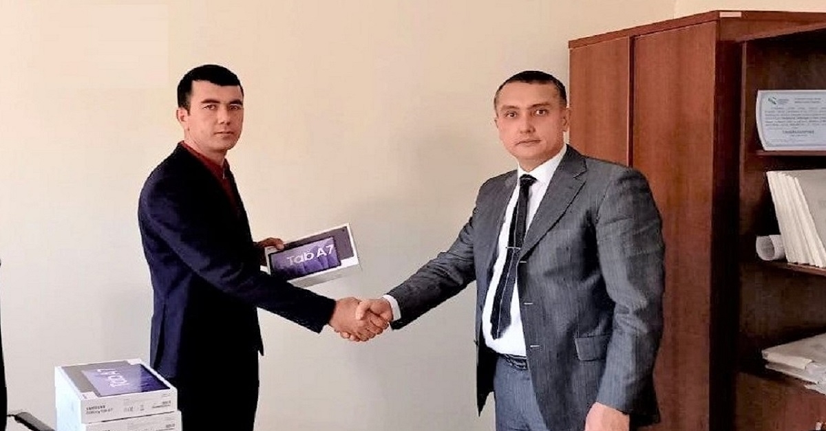 The institute's tutors received tablets