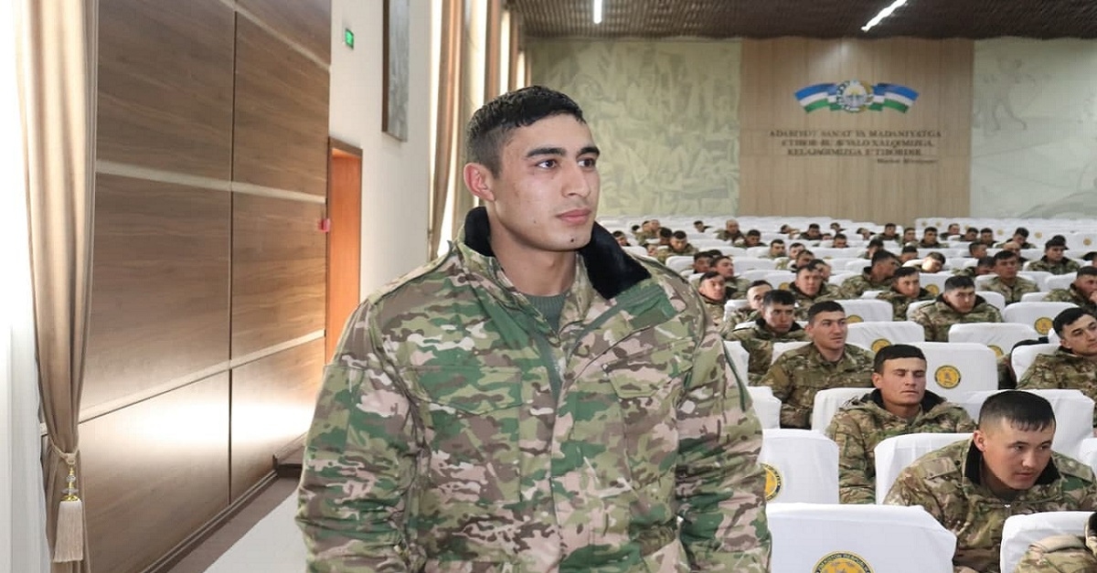 The meeting with military personnel was held in order to promote healthy lifestyle