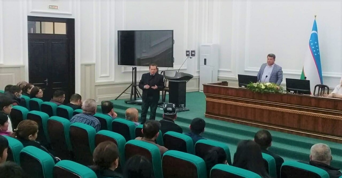 Samarkand State Medical Institute hosts meeting with parents of students