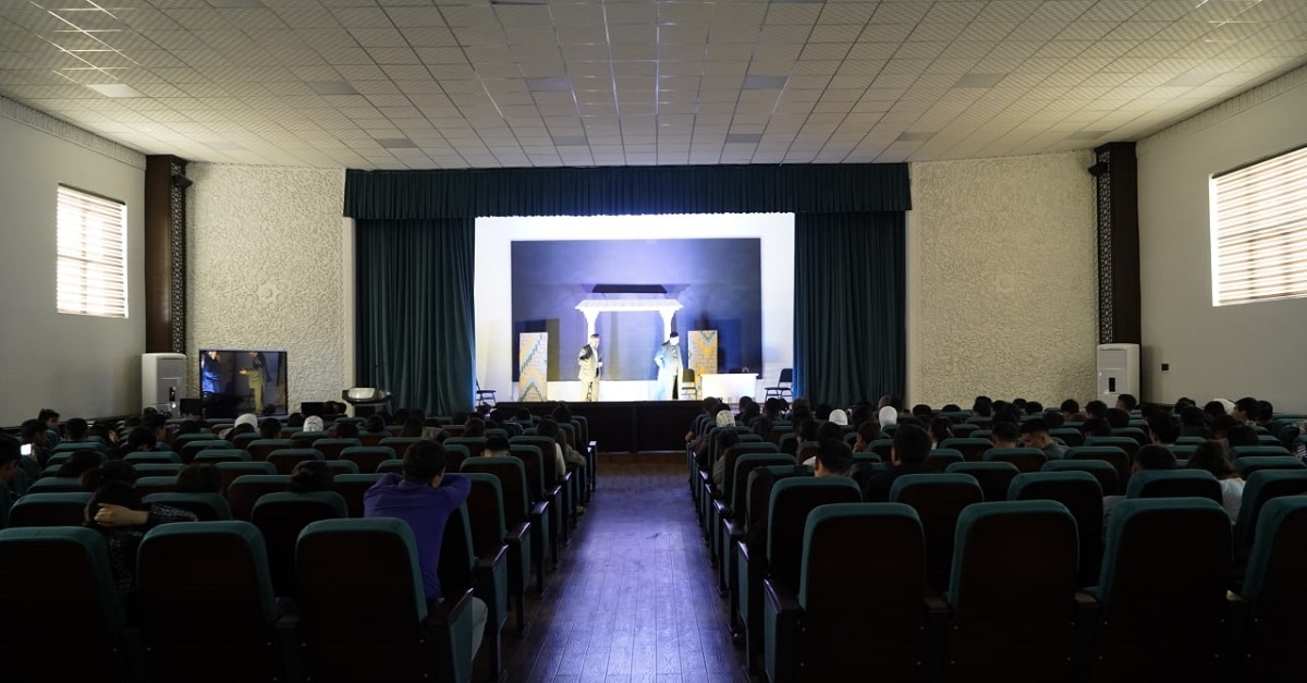​Kattaqoʻrgʻon drama teatri ijodkorlari SamDTIda
