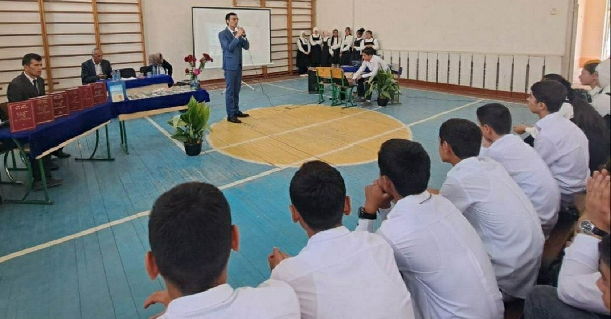 Meeting with students of Urgut secondary school