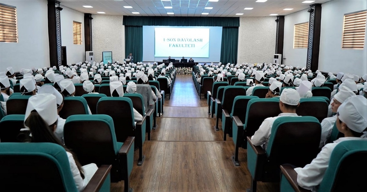 Meeting with first-year students of the Faculty of Medicine