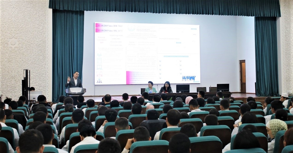 Meeting with SamSMU graduates on civil service issues