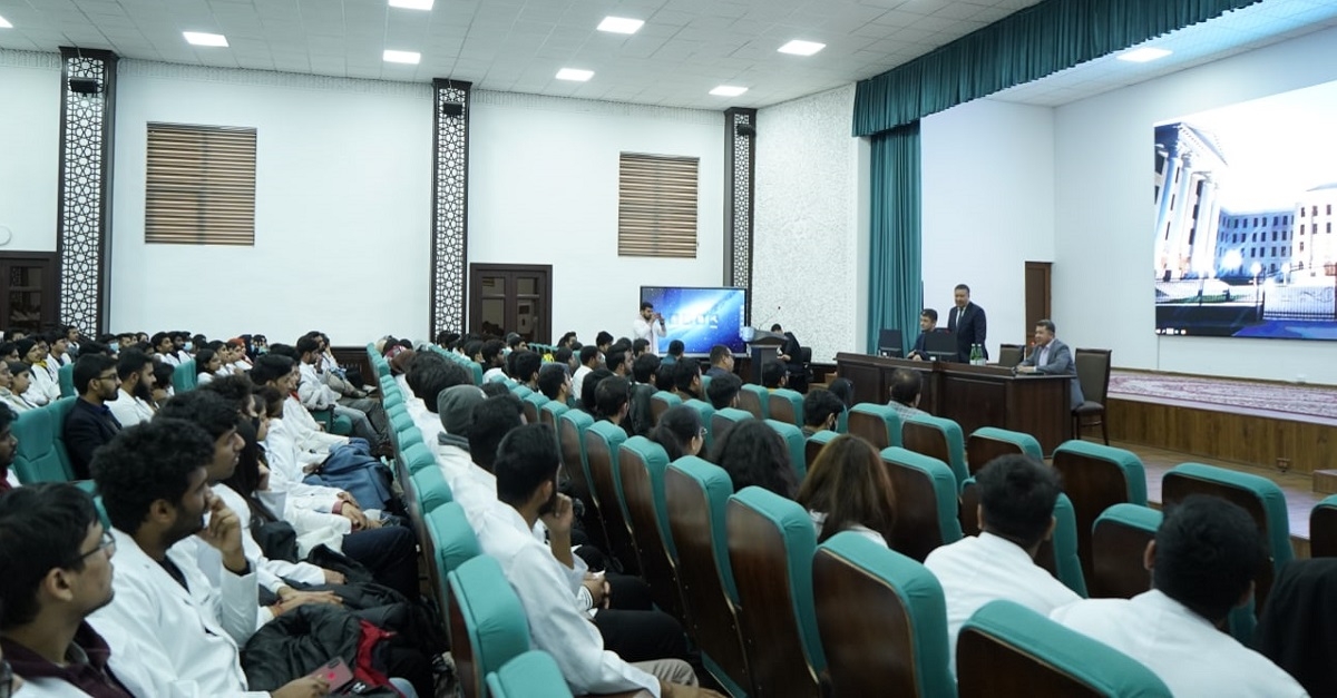 Встреча ректора с иностранными студентами университета
