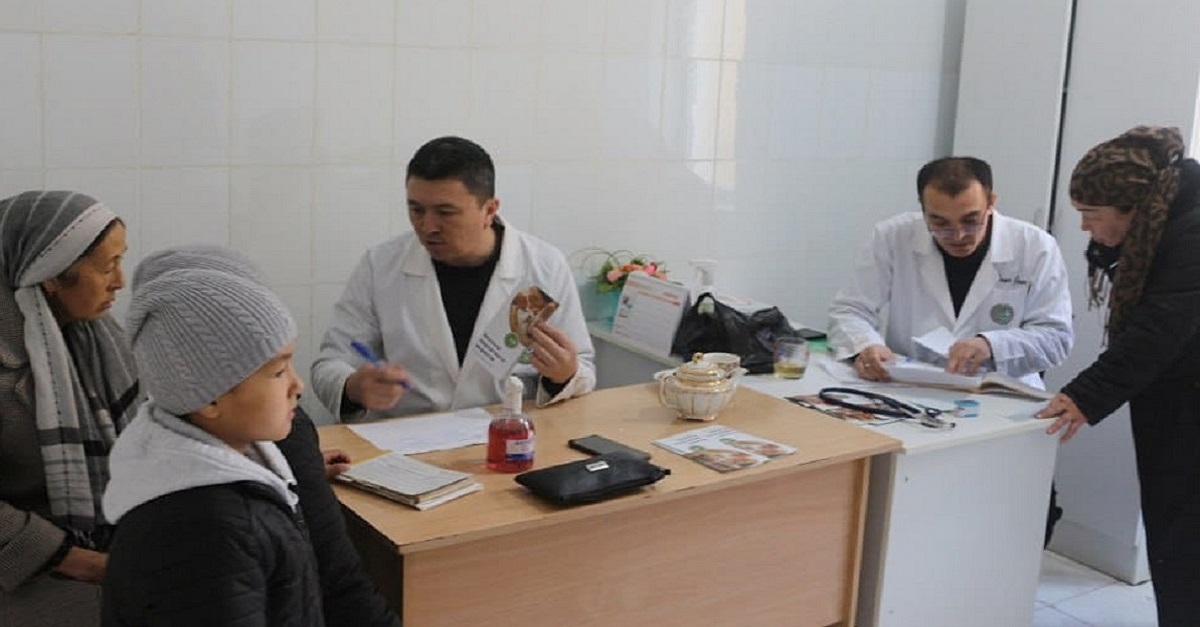 Специалисты клиники СамГМУ провели углубленный медицинский осмотр в Джамбайском районе
