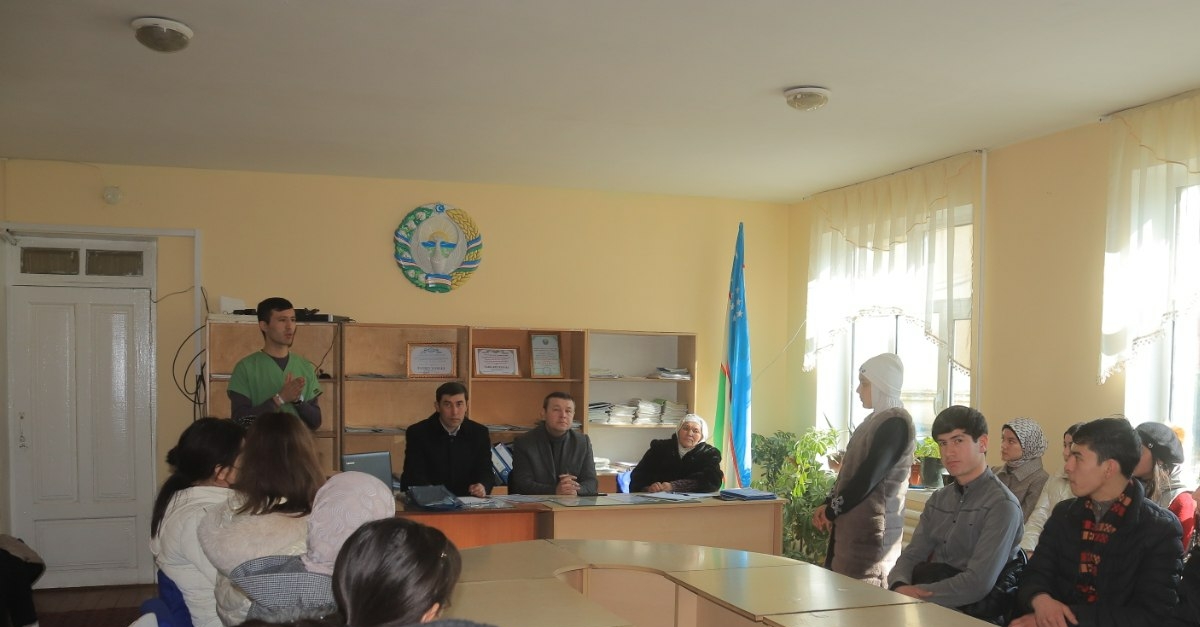 Urgut secondary school hosts roundtable on healthy lifestyles