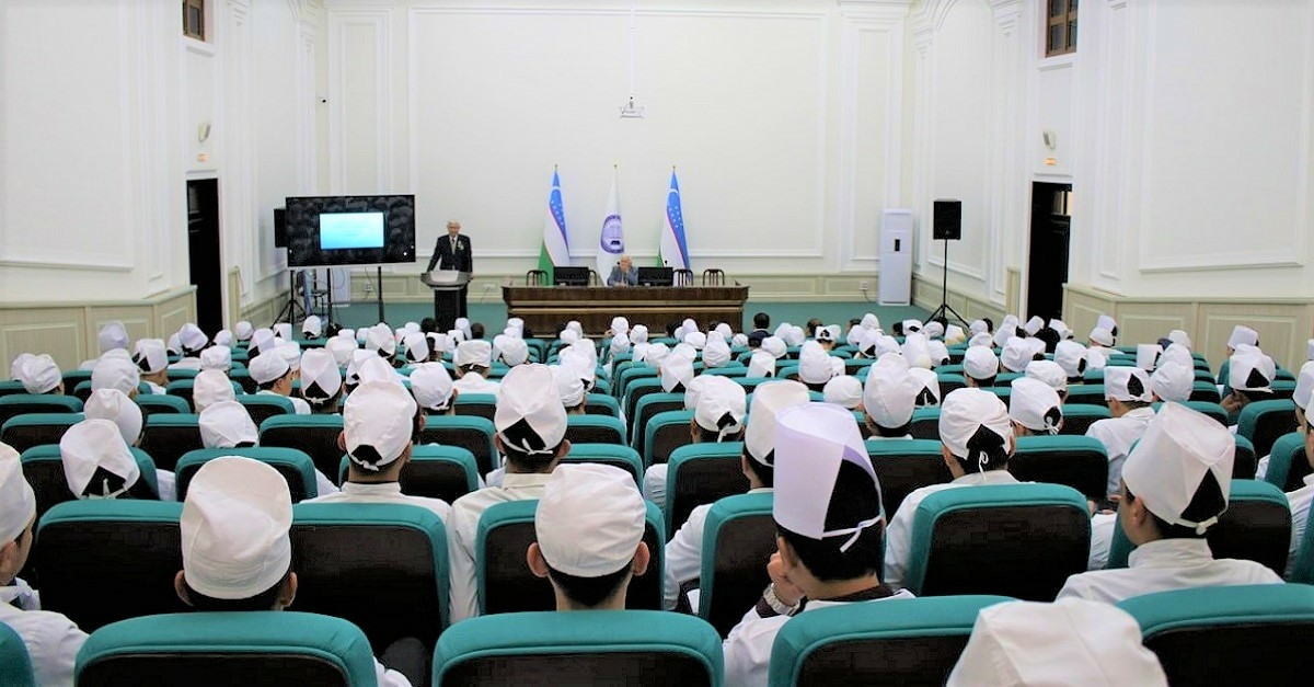 A meeting of honored teachers with youth students of the university was held.