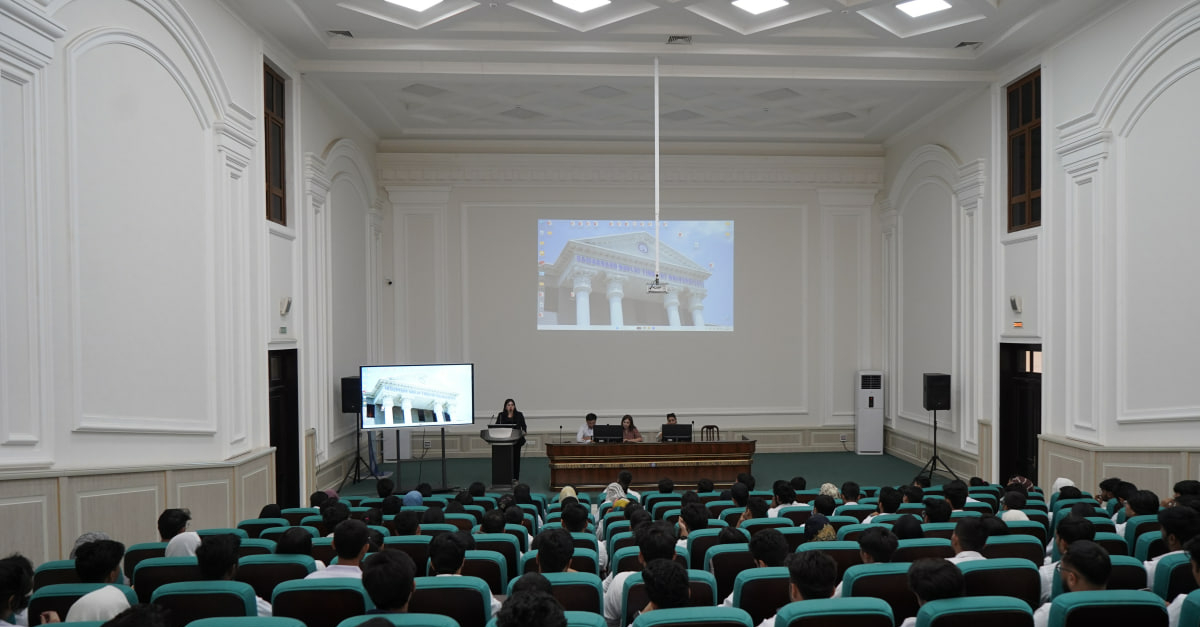 A meeting was held with students of the Faculty of International Education