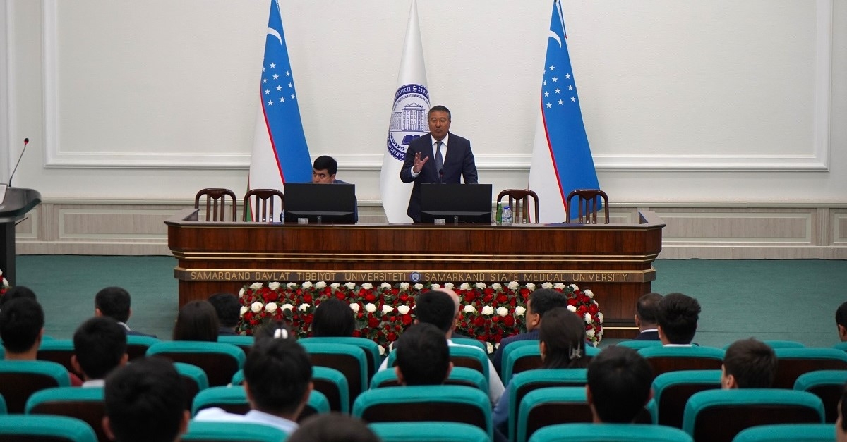 Meeting “Leader and Youth” with graduates of Samarkand State Medical University