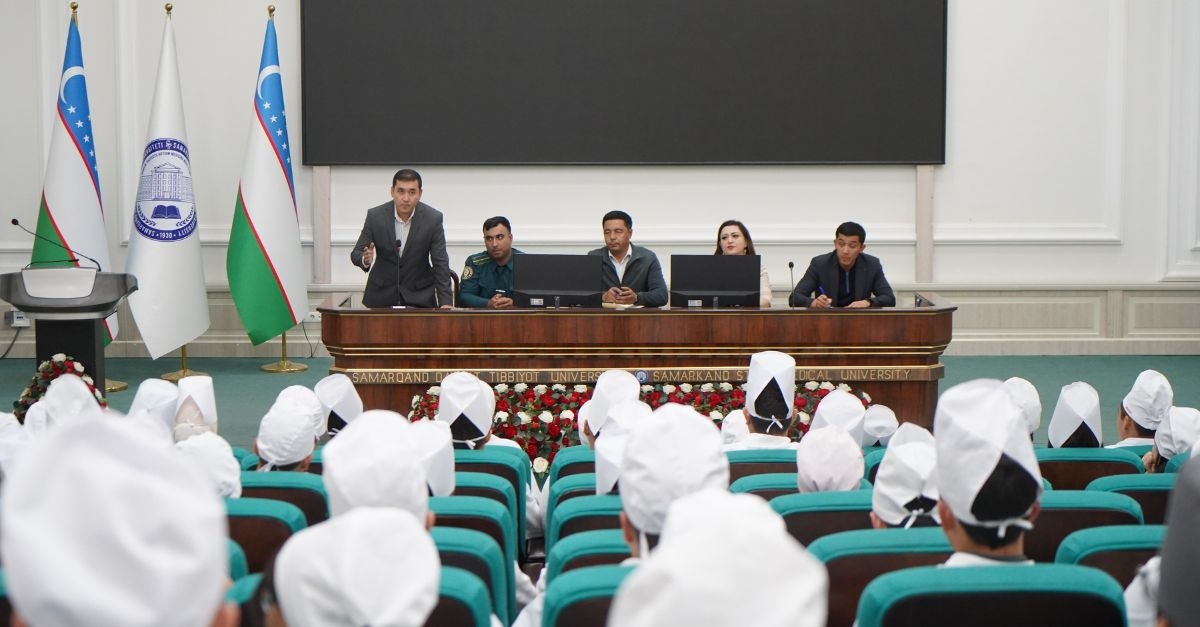 Meeting with students of the faculty of joint education